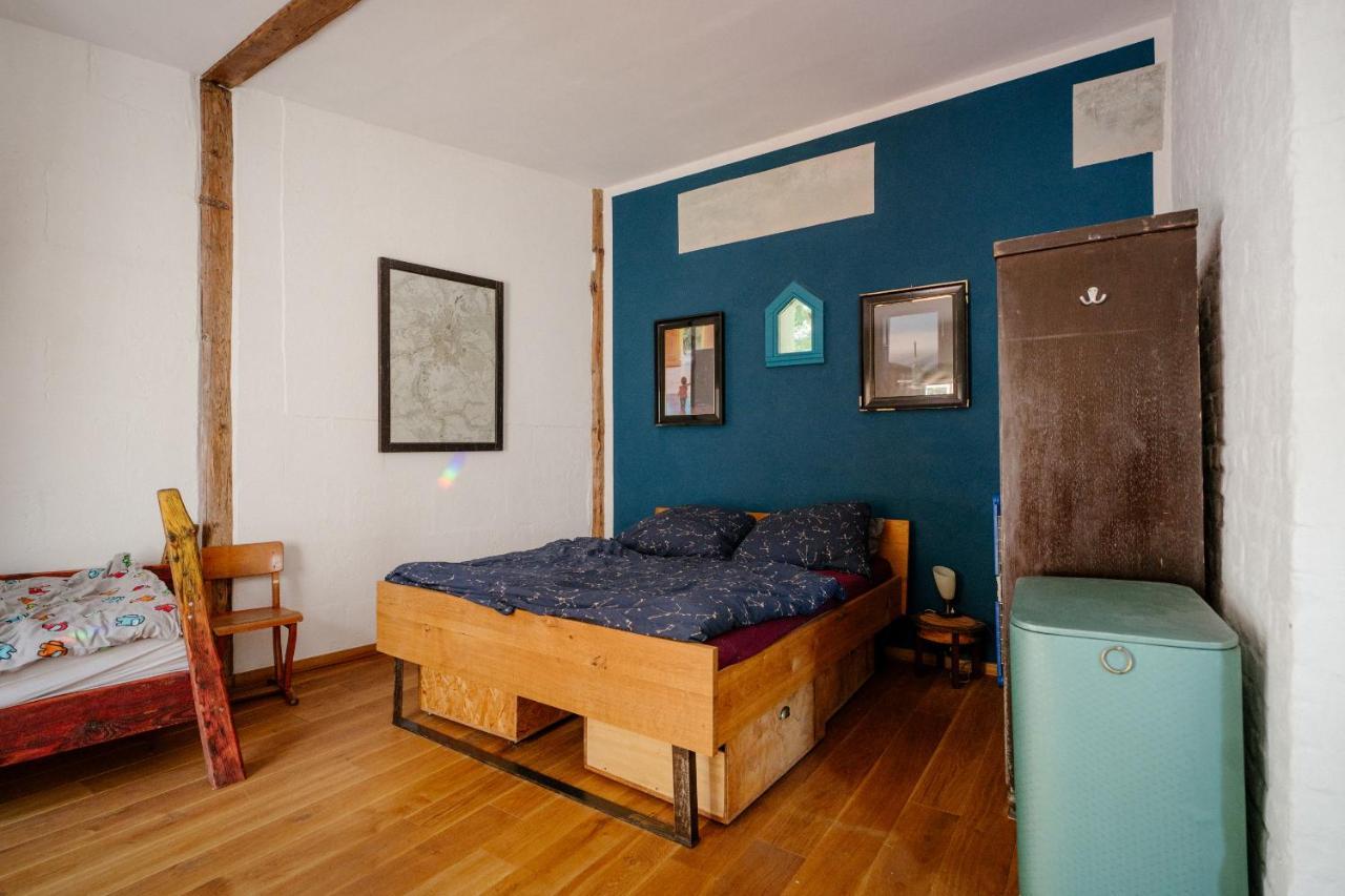 The Upholstery Tinyhouse Deluxe Eco Chalet Kreativ Citynah Chemnitz Exteriör bild