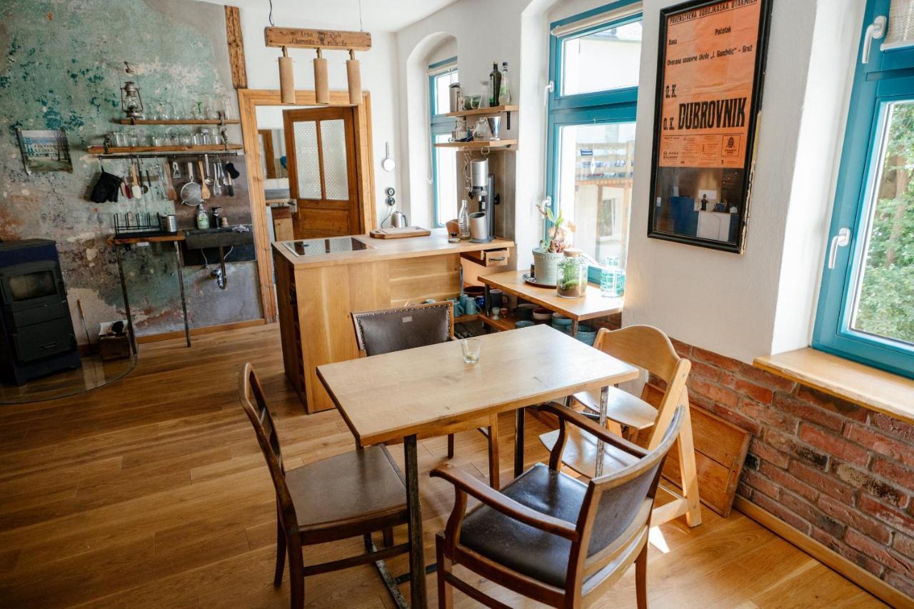 The Upholstery Tinyhouse Deluxe Eco Chalet Kreativ Citynah Chemnitz Exteriör bild