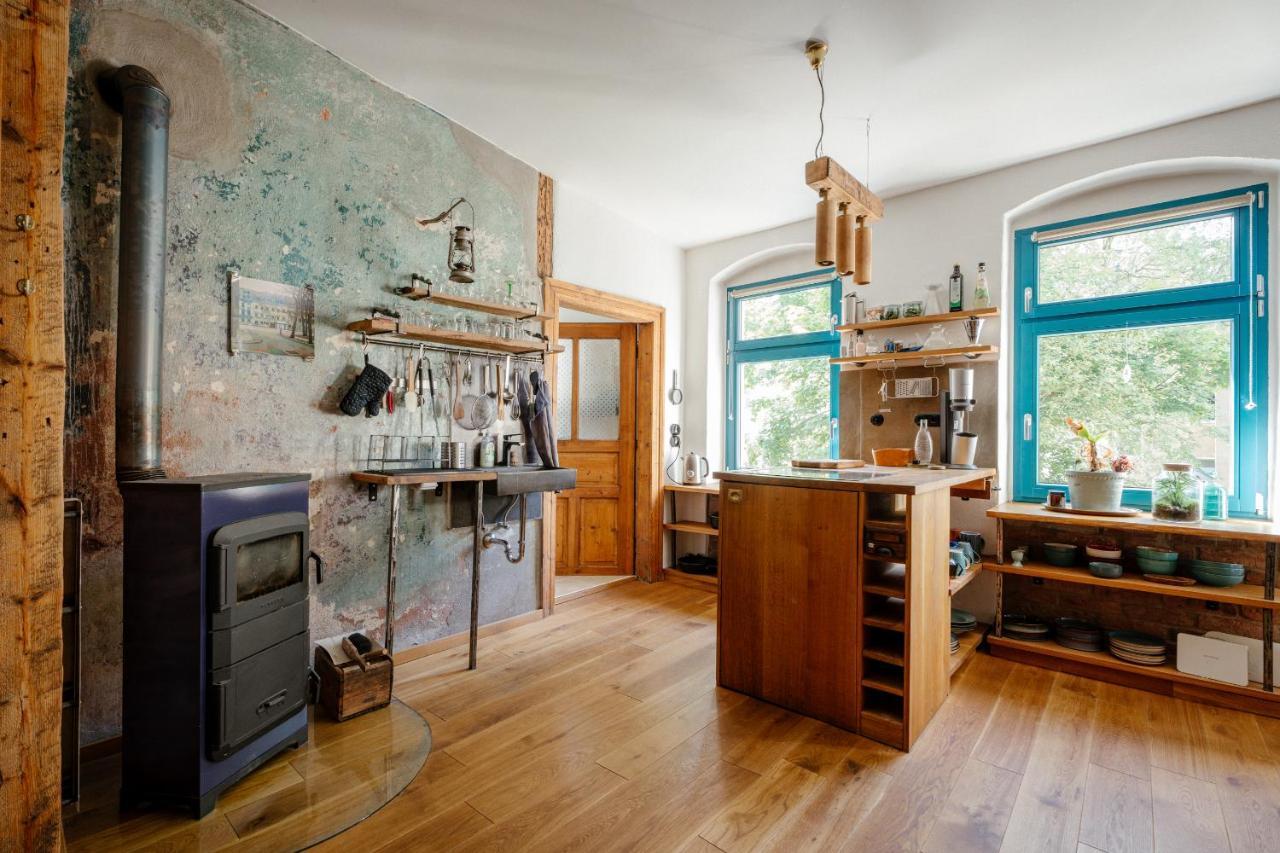 The Upholstery Tinyhouse Deluxe Eco Chalet Kreativ Citynah Chemnitz Exteriör bild