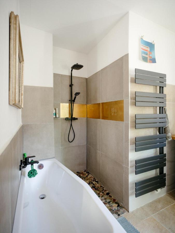 The Upholstery Tinyhouse Deluxe Eco Chalet Kreativ Citynah Chemnitz Exteriör bild