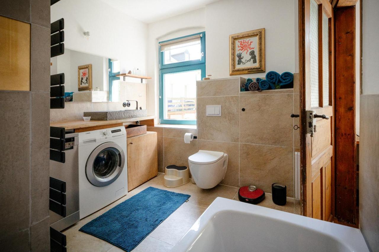 The Upholstery Tinyhouse Deluxe Eco Chalet Kreativ Citynah Chemnitz Exteriör bild