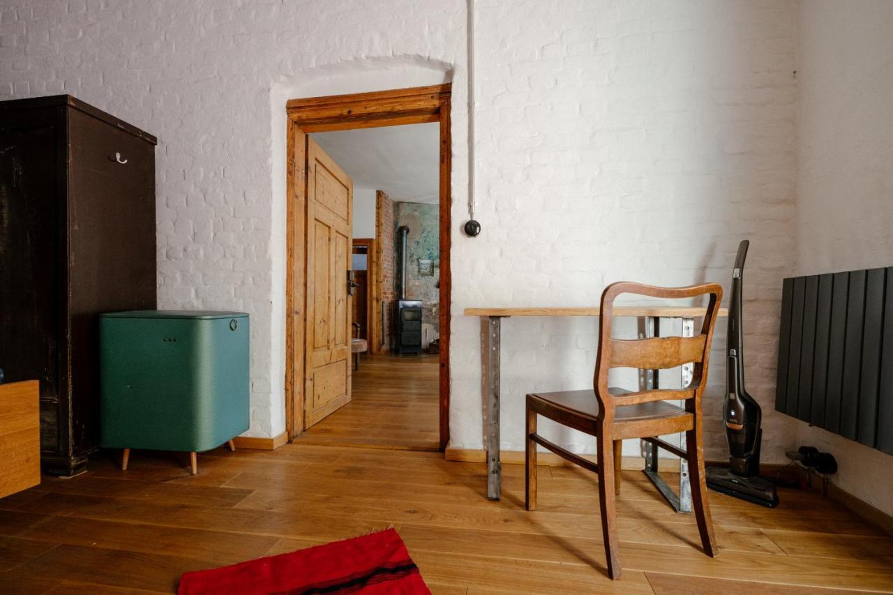 The Upholstery Tinyhouse Deluxe Eco Chalet Kreativ Citynah Chemnitz Exteriör bild