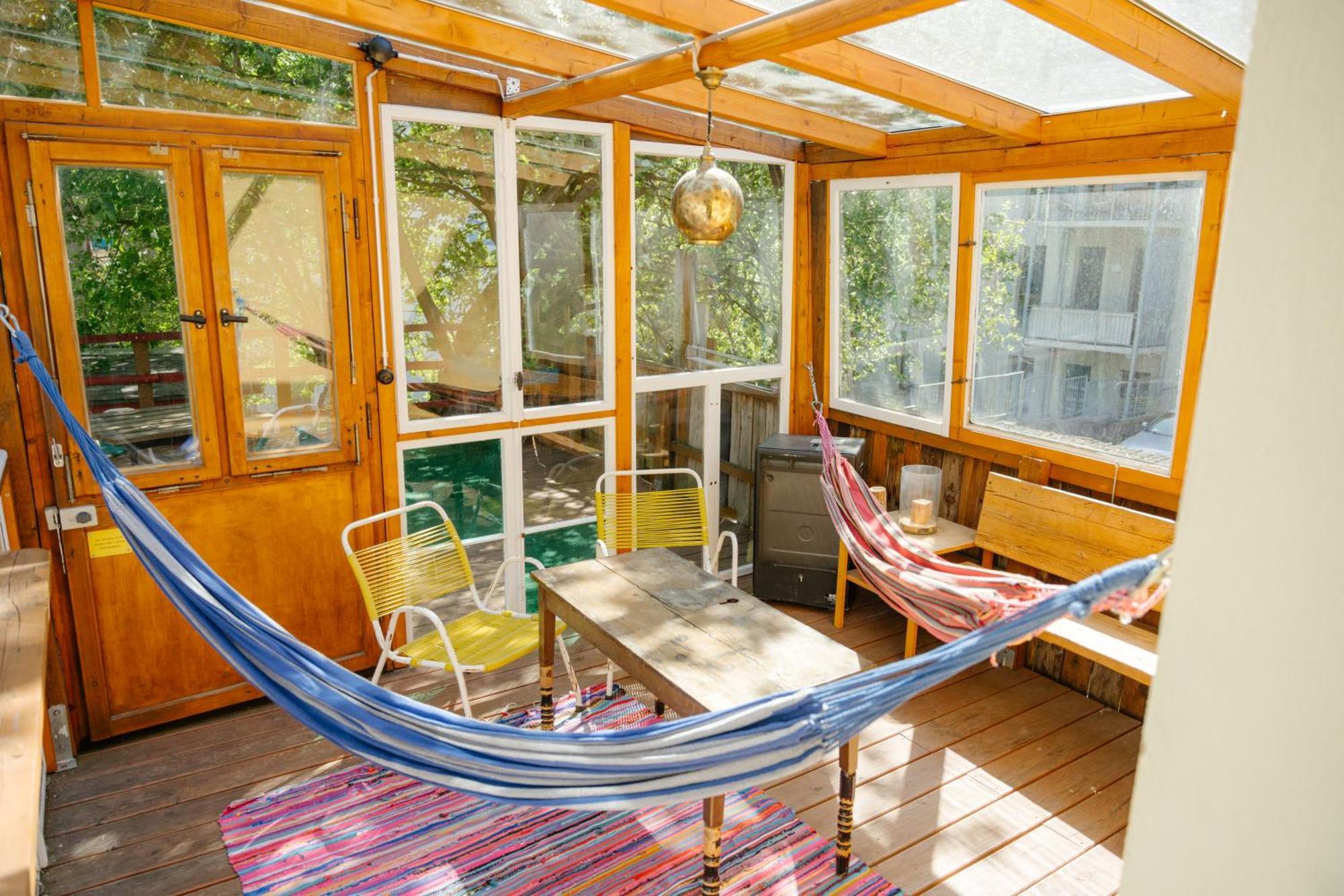 The Upholstery Tinyhouse Deluxe Eco Chalet Kreativ Citynah Chemnitz Exteriör bild