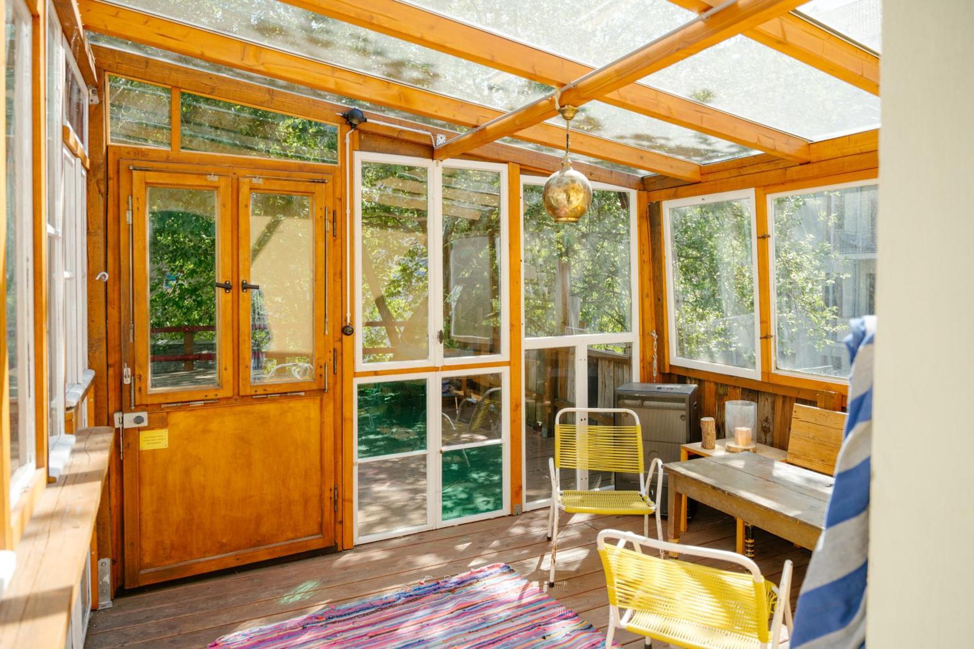 The Upholstery Tinyhouse Deluxe Eco Chalet Kreativ Citynah Chemnitz Exteriör bild