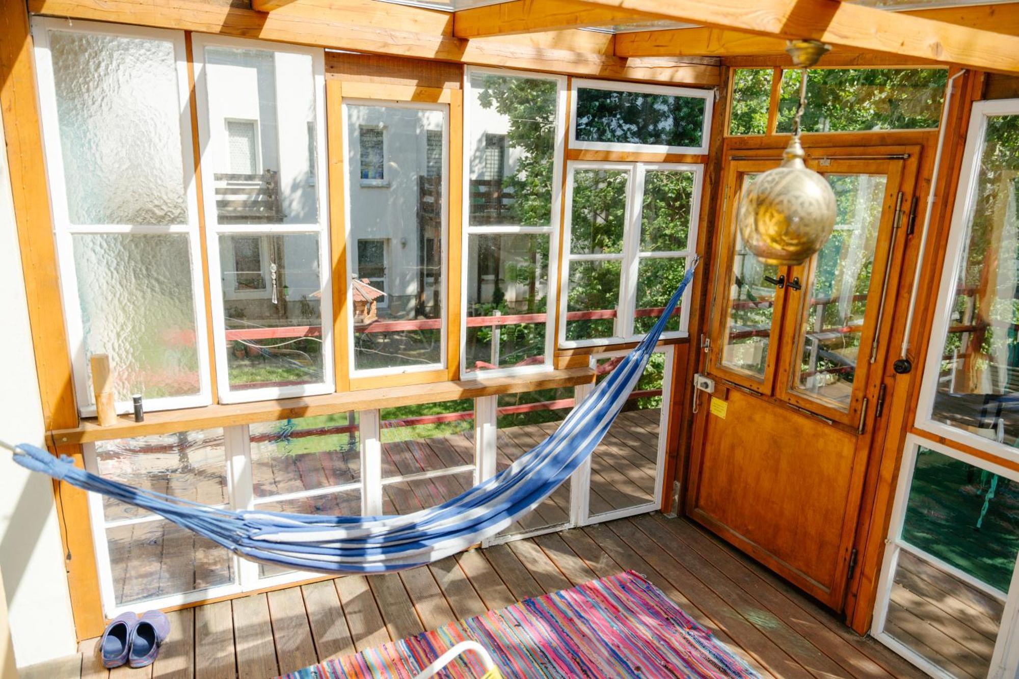 The Upholstery Tinyhouse Deluxe Eco Chalet Kreativ Citynah Chemnitz Exteriör bild