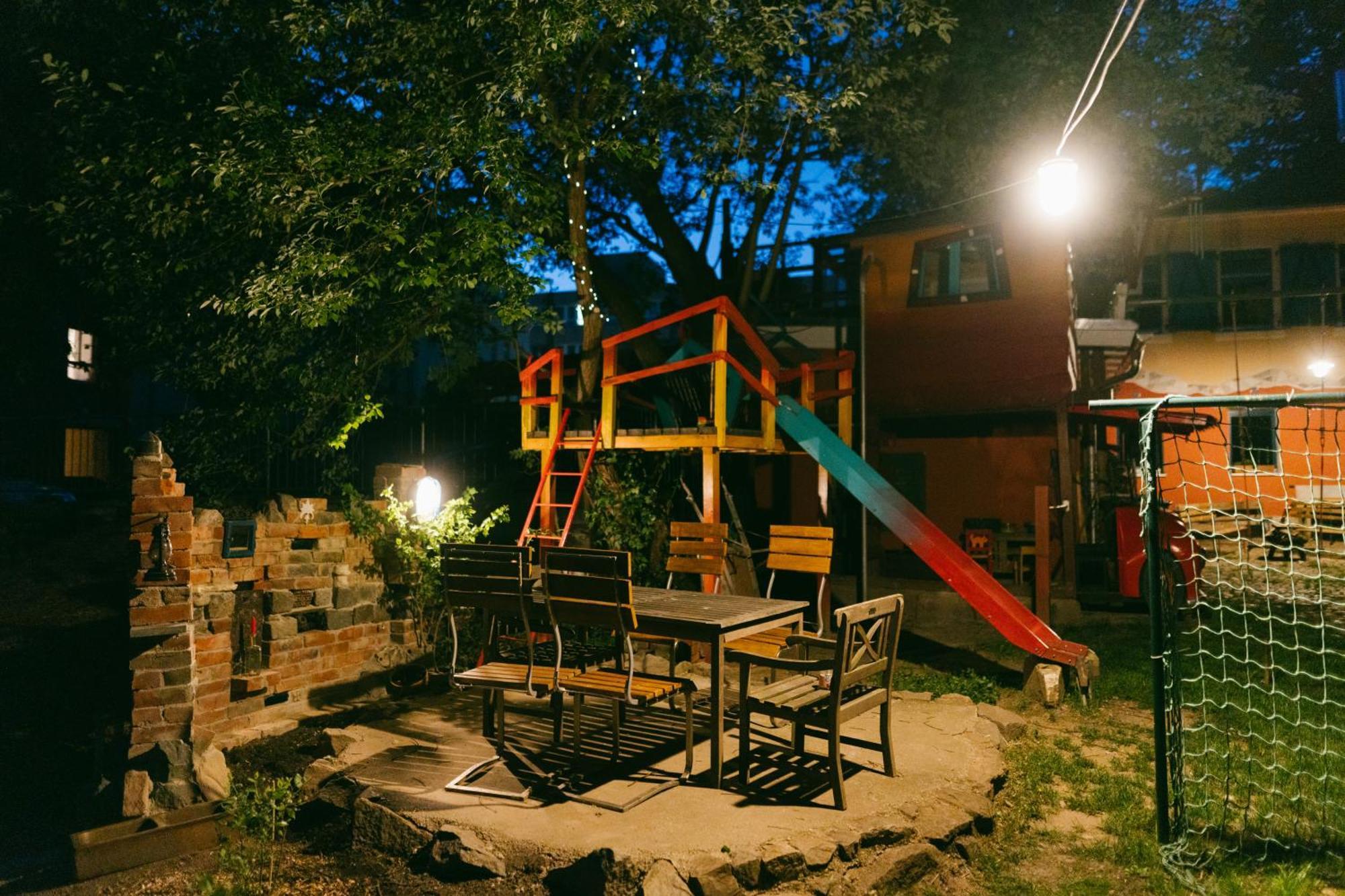 The Upholstery Tinyhouse Deluxe Eco Chalet Kreativ Citynah Chemnitz Exteriör bild